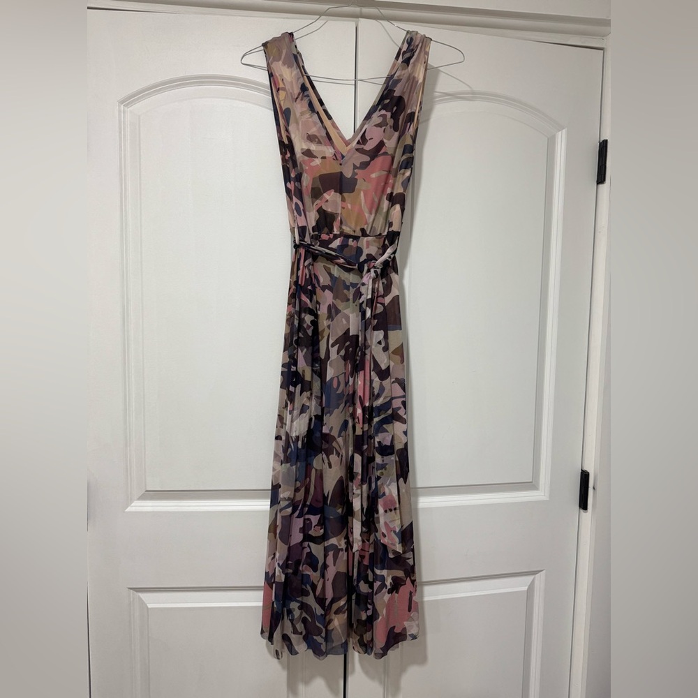 FUZZI. Elegant Multicolor Camouflage Dress